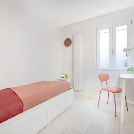 Апартаменти Red Ferrari House - Center *